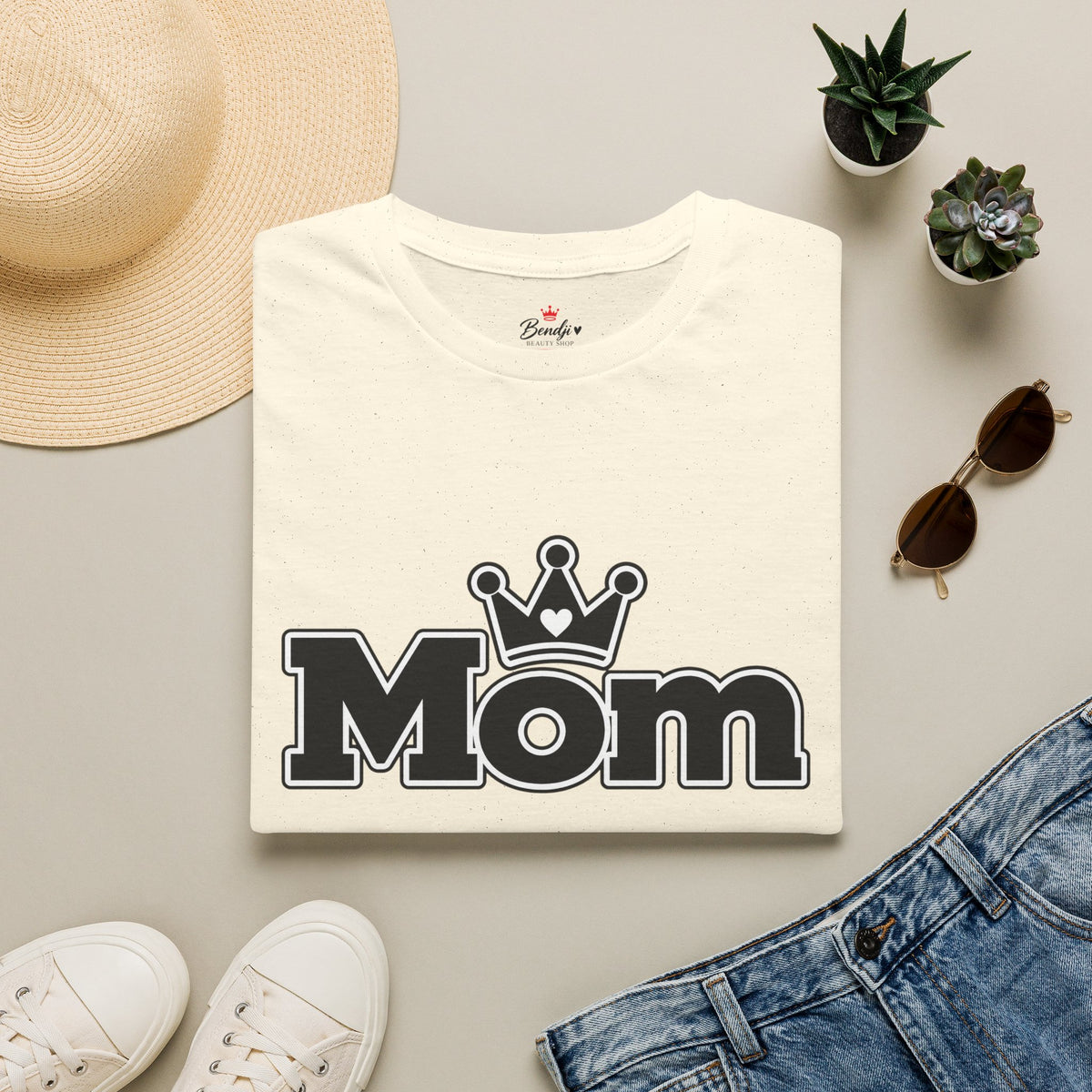 Mom Crown Graphic T-Shirt – Women’s Casual Tee