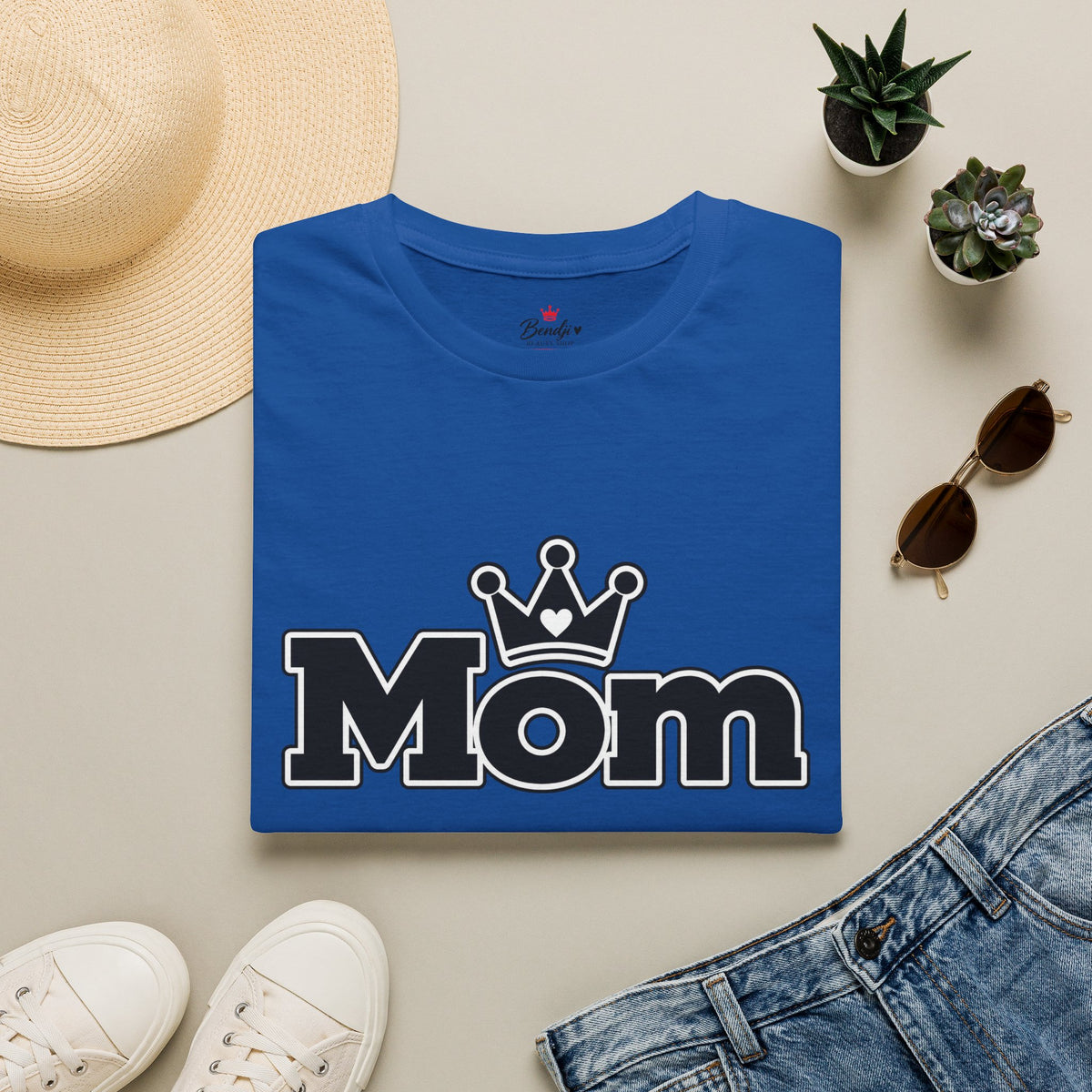 Mom Crown Graphic T-Shirt – Women’s Casual Tee