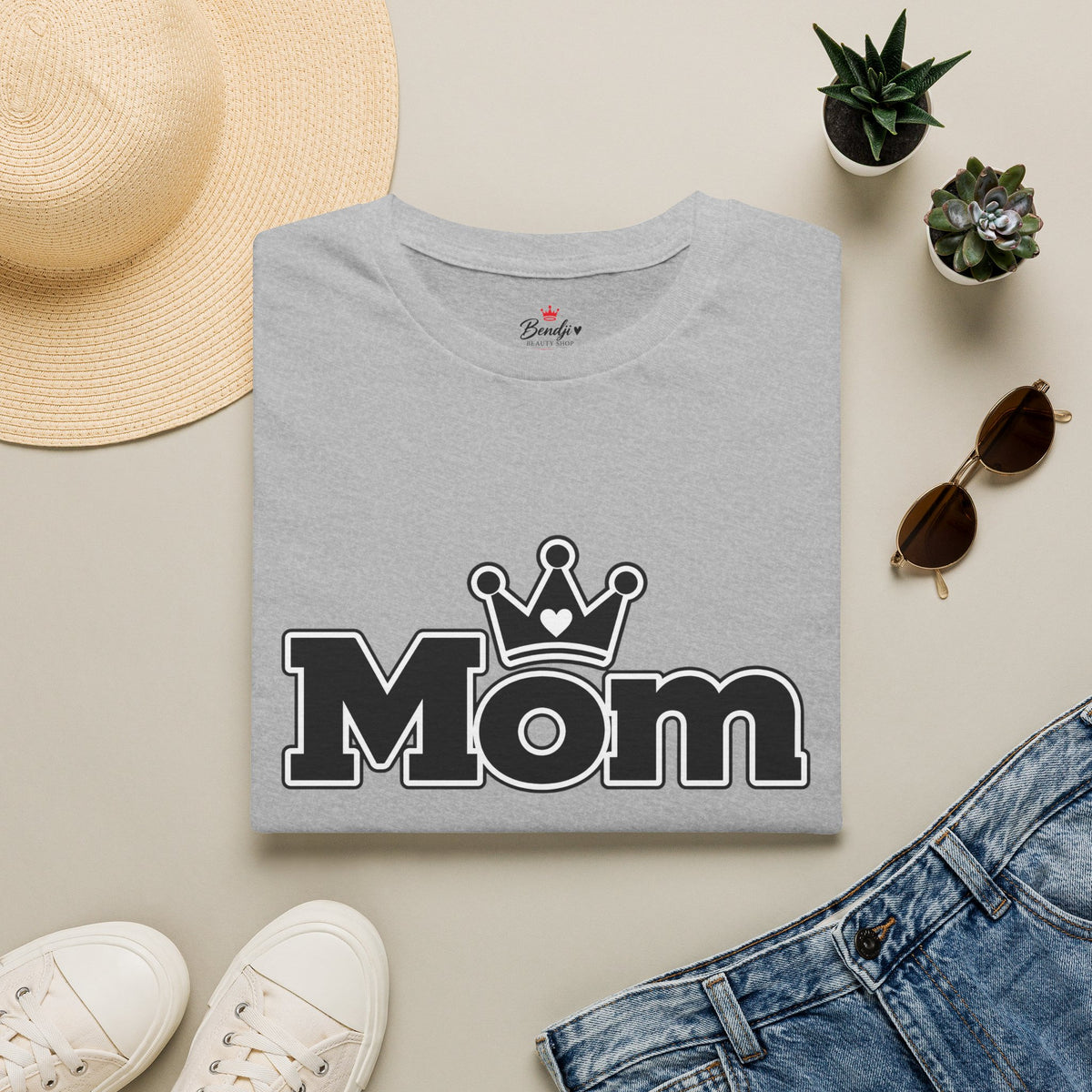 Mom Crown Graphic T-Shirt – Women’s Casual Tee